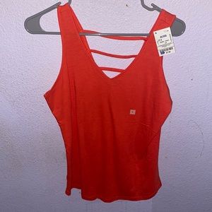 Sleeveless shirt tank top